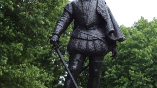 彼は胸にレモンバームの香る男だ! 彼は胸にレモンバームの香る男だ!