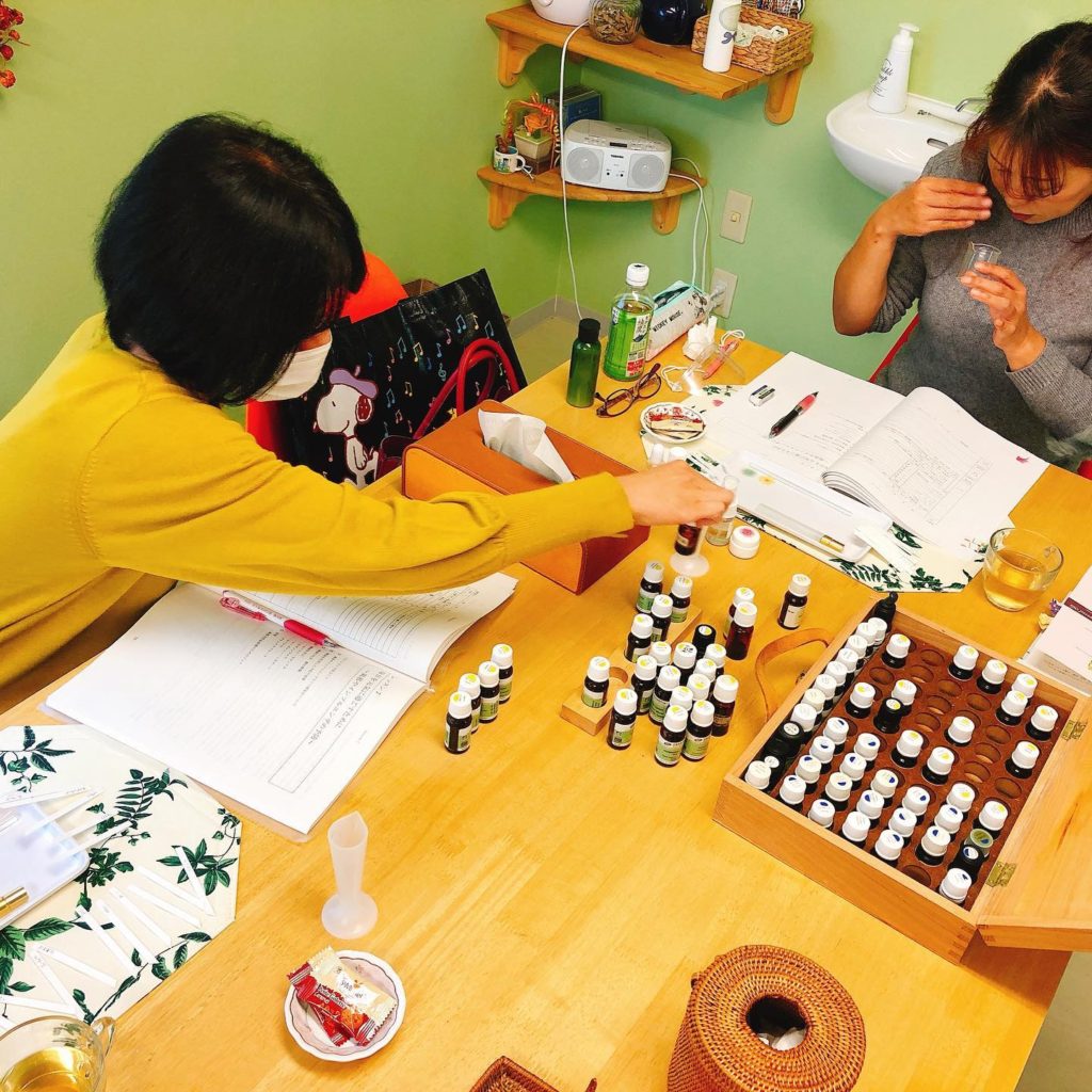 NARD(ナード)アロマ資格|名古屋で学ぶ認定コース一覧 らくらくエコショップ NARD(ナード)アロマ資格|名古屋で学ぶ認定コース一覧 らくらくエコショップ